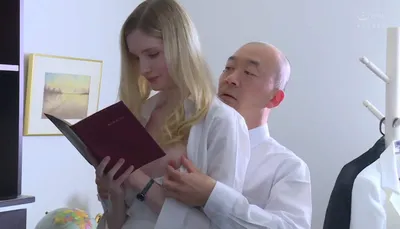 Vợ chấp nhận làm gấu cho đối tác của anh xã để trả nợ