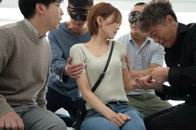 ông xã thổ lộ nỗi lòng với cô vợ về sở thích “anh muốn nhìn em bị làm tình tập thể”